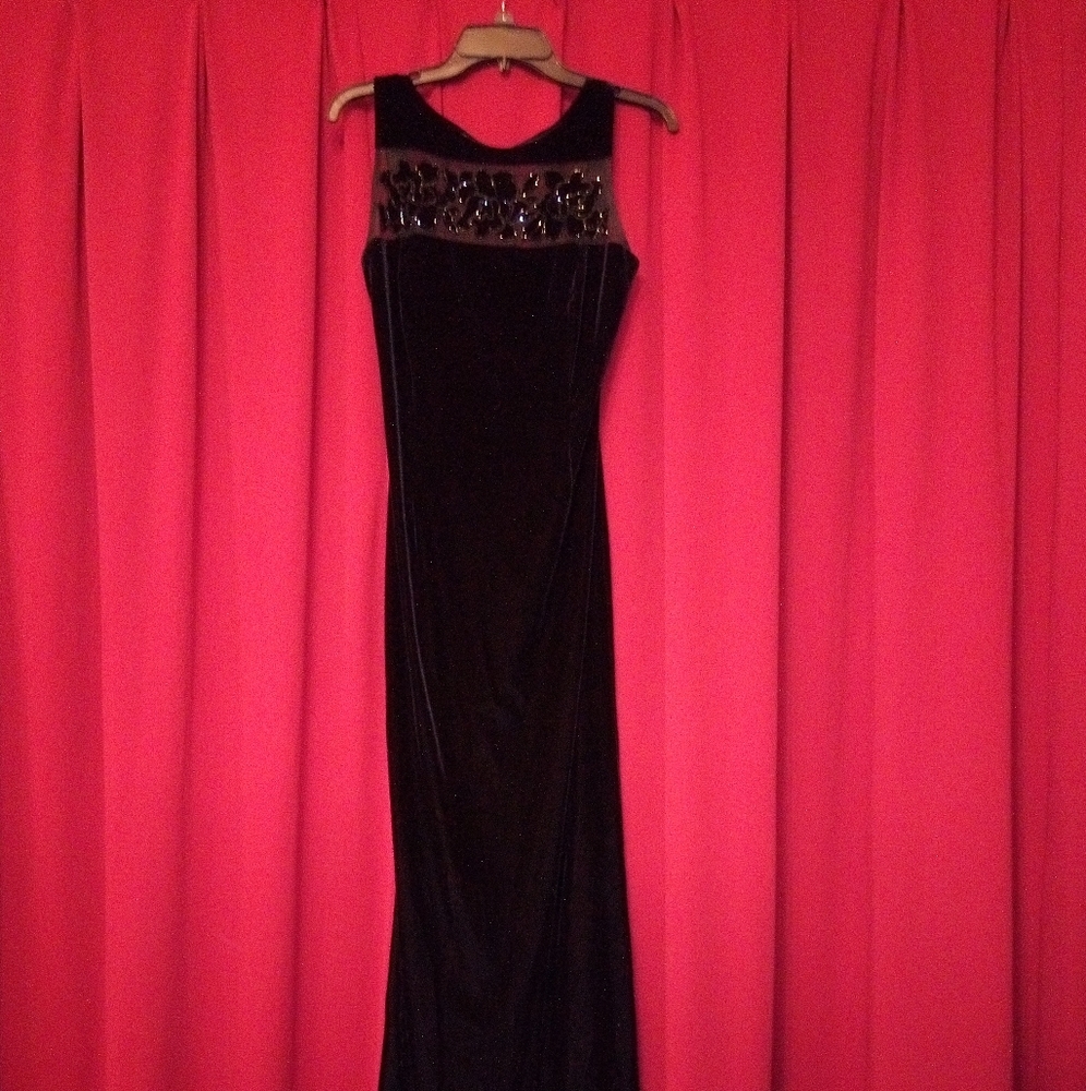 💜Super soft velvet💜 dark purple 👗size 6
